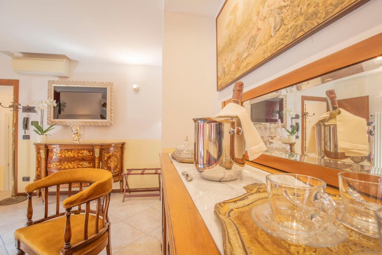 One-Bedroom Suite with Castle View