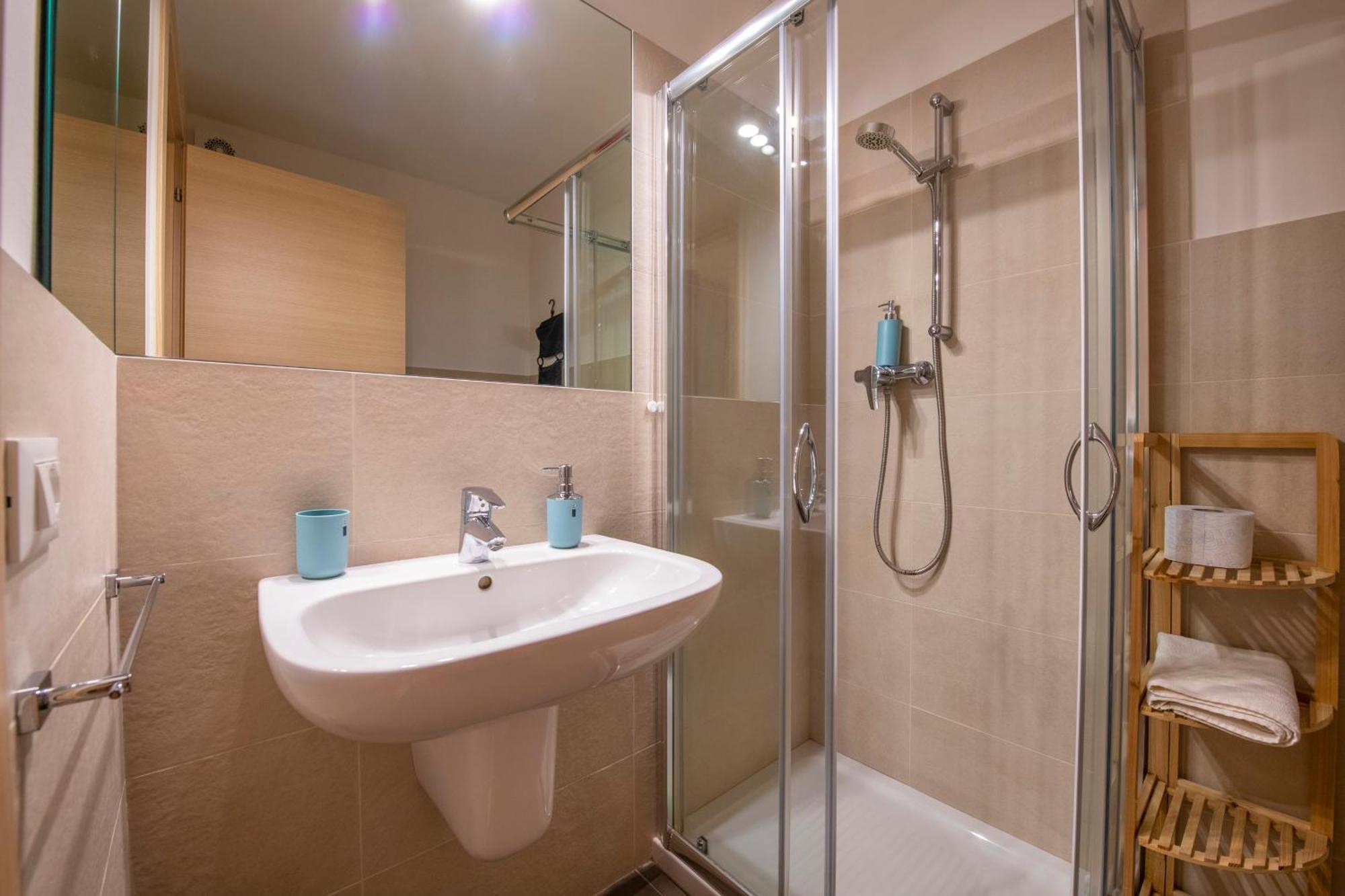 Double Room Private Bathroom