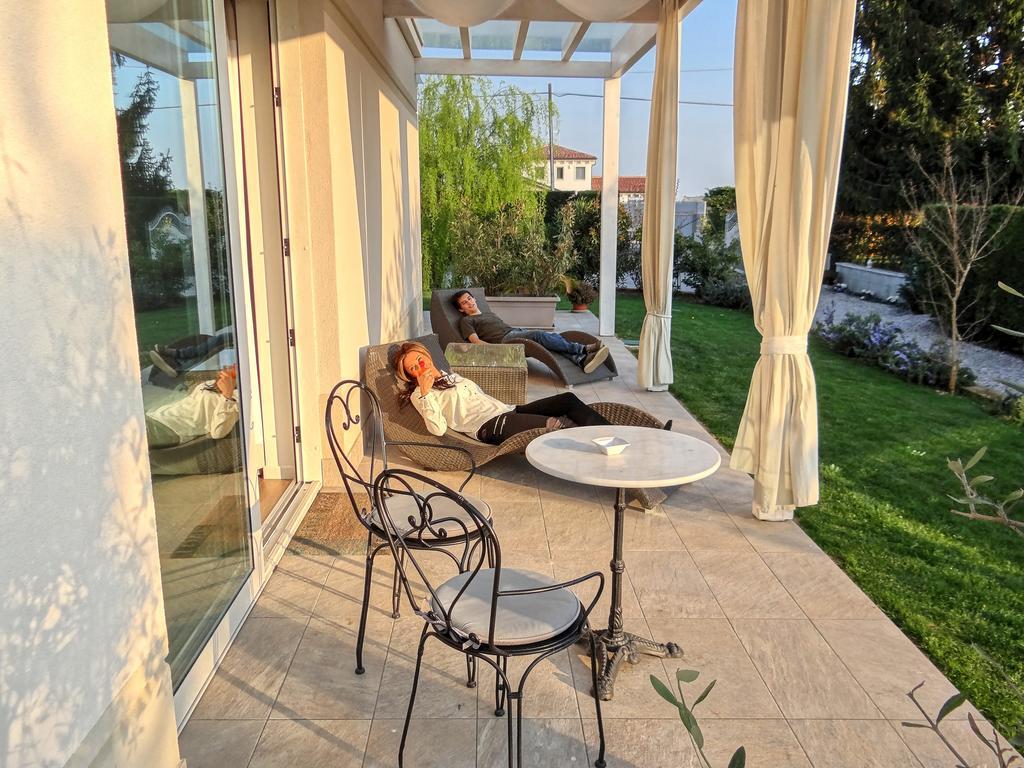 Tweepersoonskamer met Terras