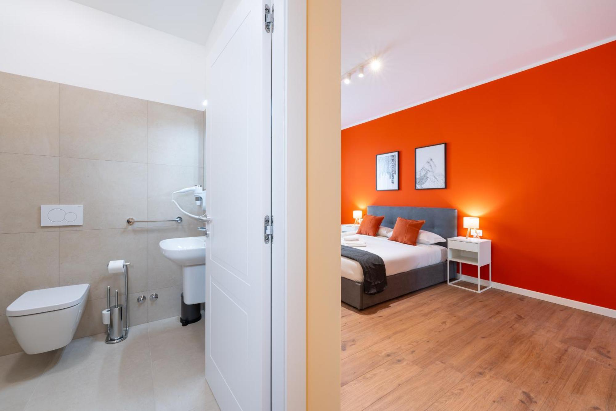 Deluxe Double Room Shower
