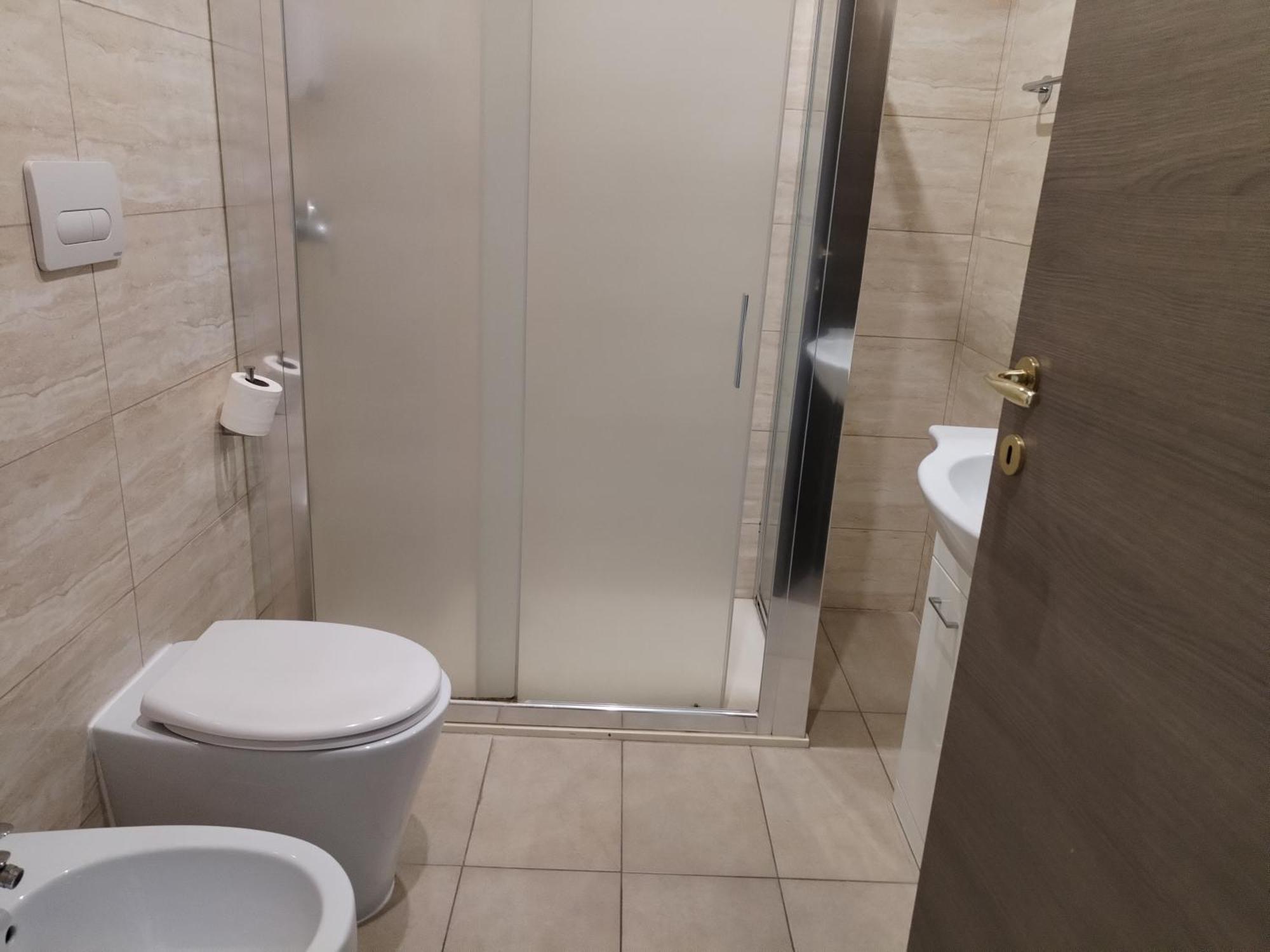 Comfort Dreibettzimmer mit Dusche