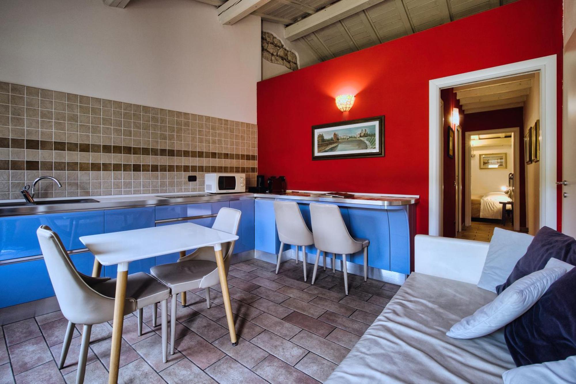 Deluxe Apartment