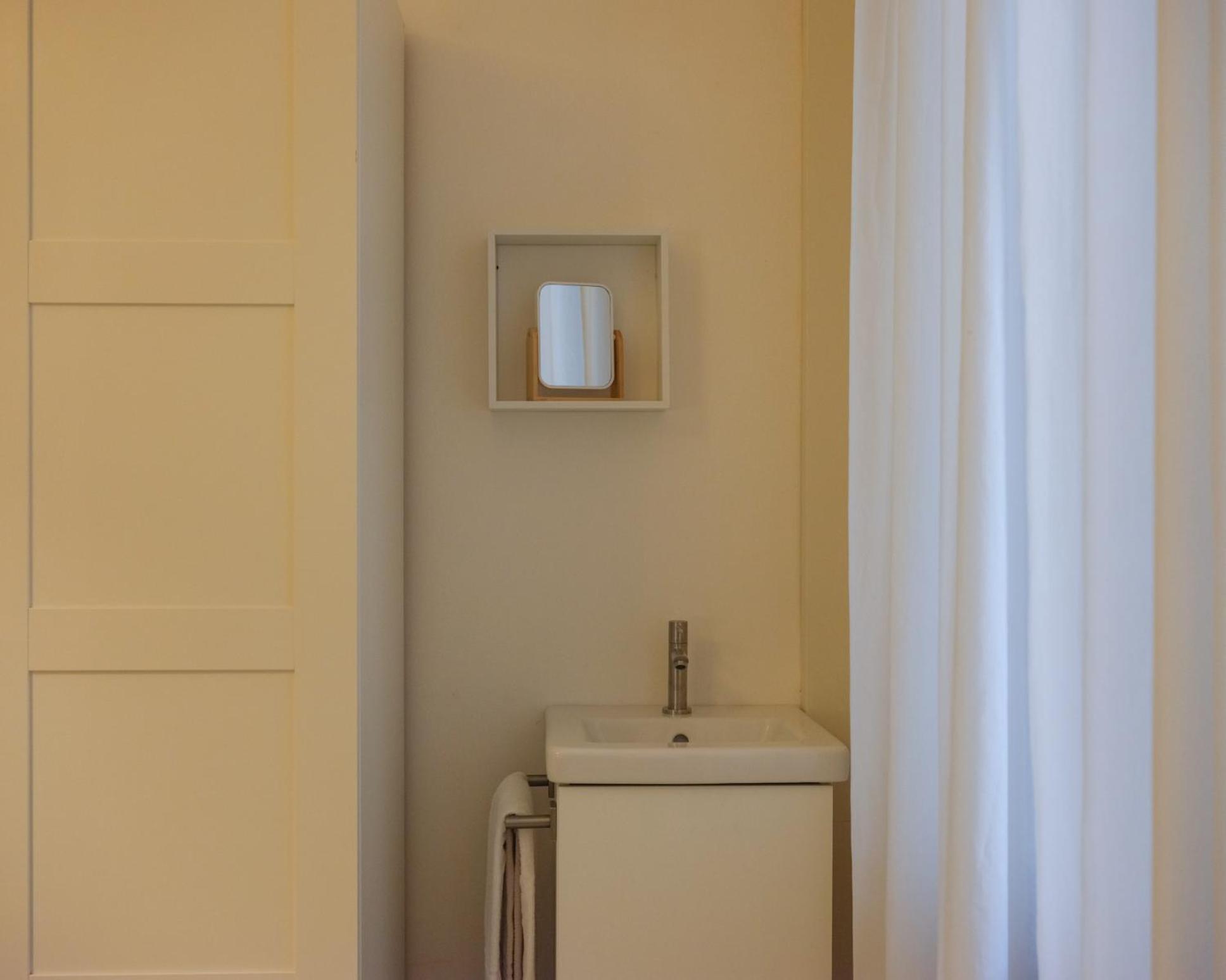 Doppel-/Zweibettzimmer mit Gemeinschaftsbad