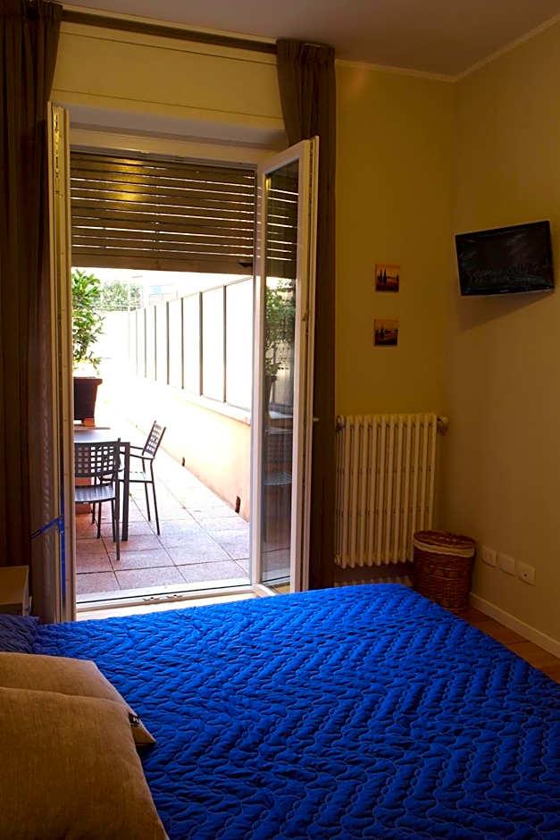 Double or Twin Room Extra Sofa Bed Private External Bathroom