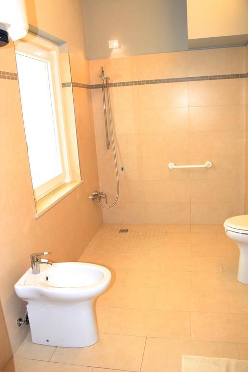 Doppel-/Zweibettzimmer mit eigenem Bad