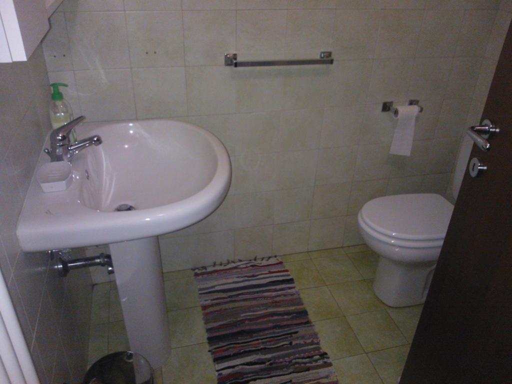 Dreibettzimmer mit Gemeinschaftsbad