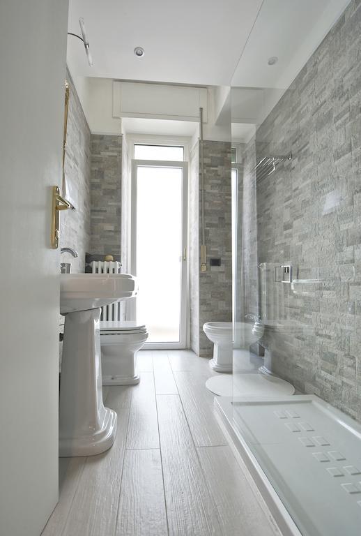 Double Room with extra bed with Shared Bathroom