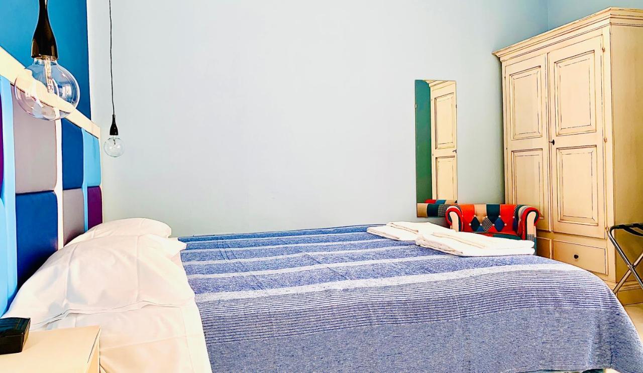 Quarto com Cama de Casal ou 2 de Solteiro e Banheiro Privativo Externo
