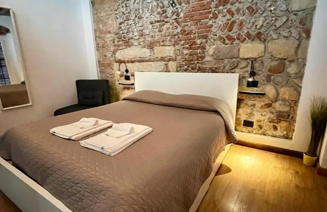 Teodorico Room & Apartment-1