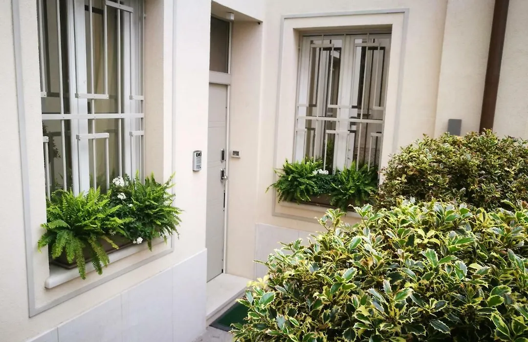 OFFICINA TESINI Guest Rooms Verona-1