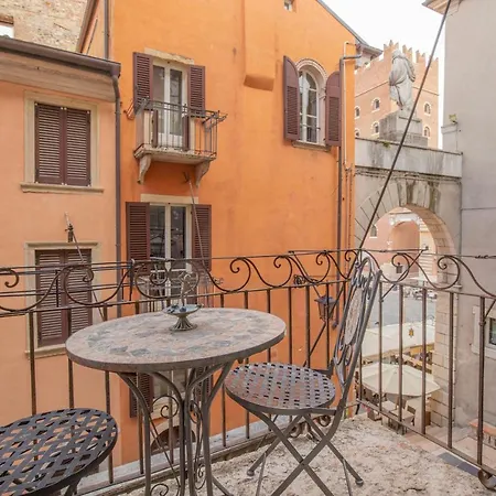 Corte Realdi Suites Piazza Erbe-2