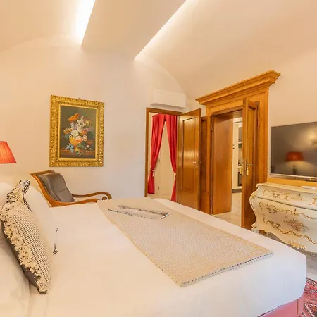 Corte Realdi Suites Piazza Erbe-2