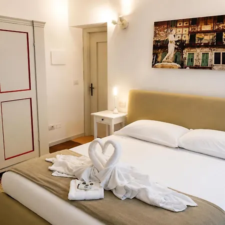 Palazzo Della Torre Room-3