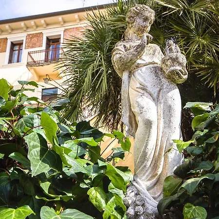 Alla Villa Liberty Bed & Breakfast-3